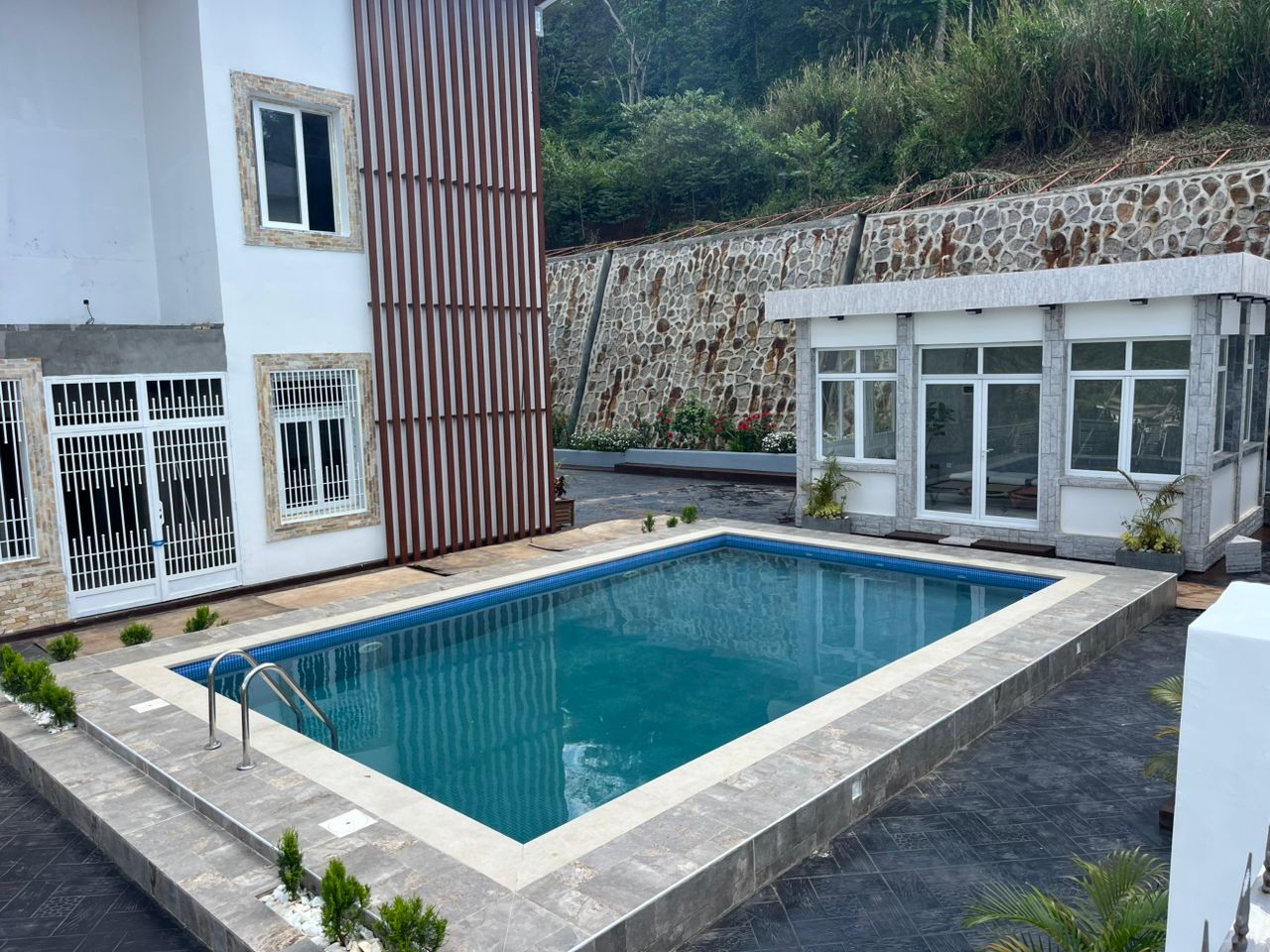CONSTRUCTION - piscine.jpeg